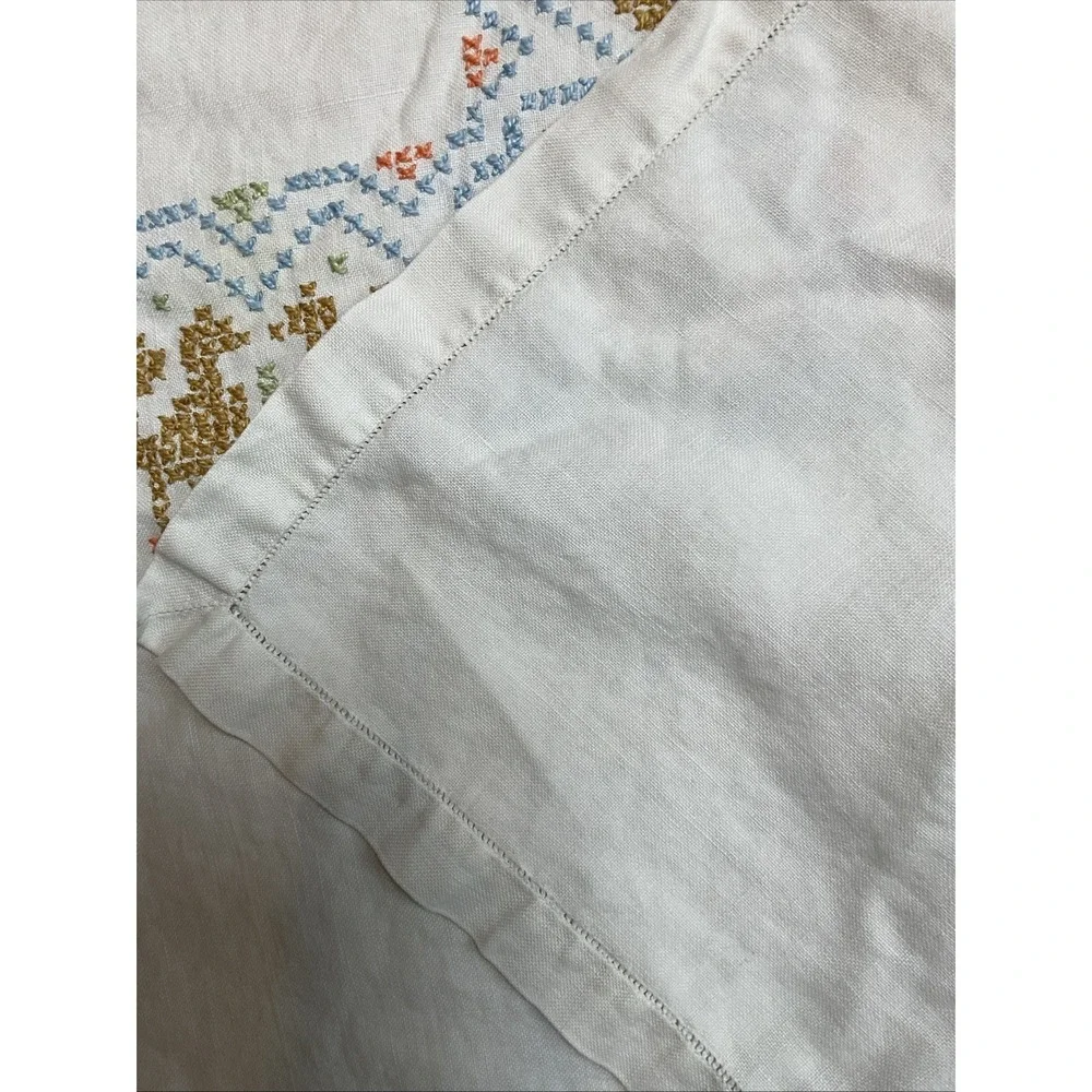 Vintage Linen Embroidered Roosters Tablecloth 39 X 40